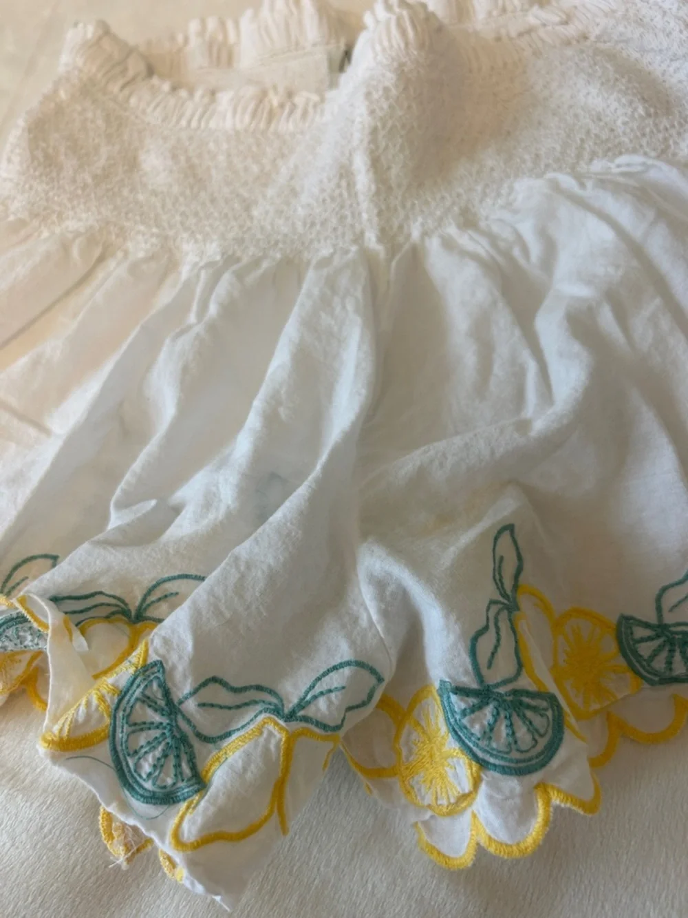 Joie White Smocked Bloomers with Yellow & Green Lemon Floral Embroidery S - Picture 4 of 10